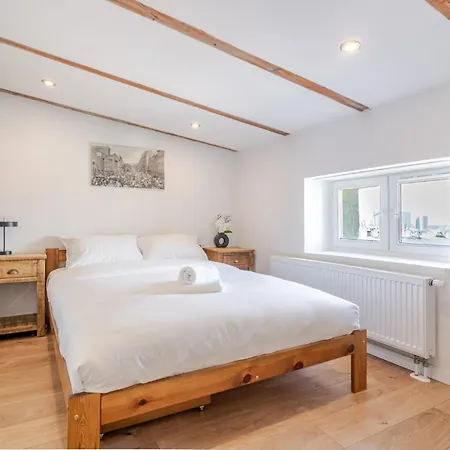 Powstancow Skyline Loft By Bookinghost