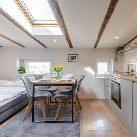 公寓 Powstancow Skyline Loft By Bookinghost *